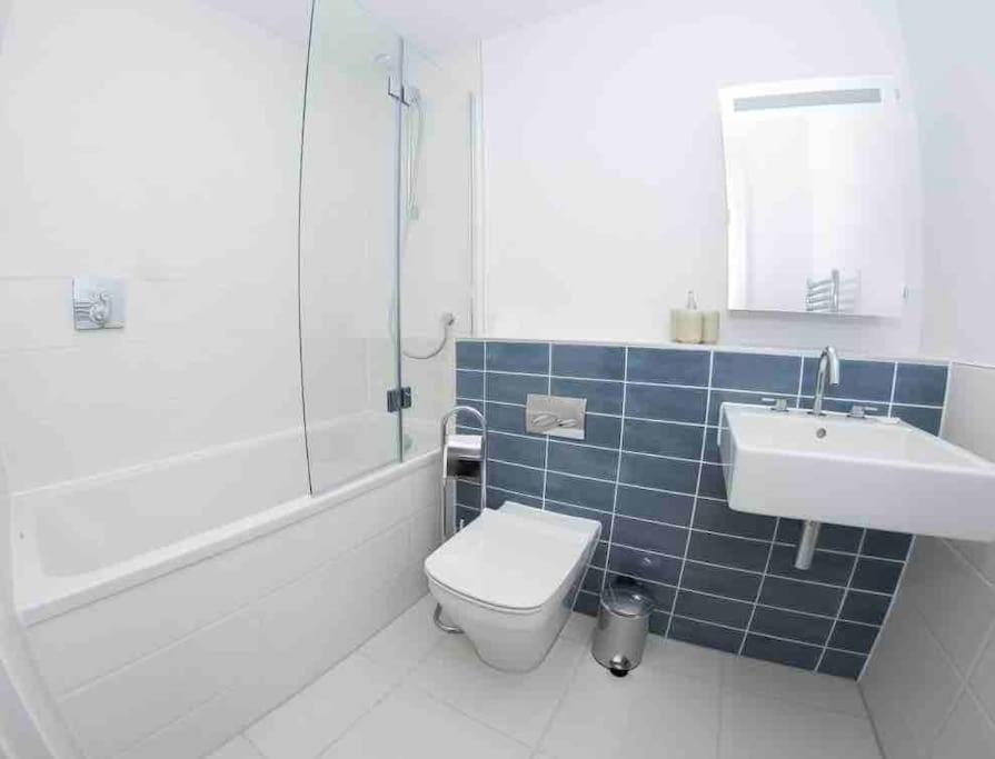 2 Puts Apartment *