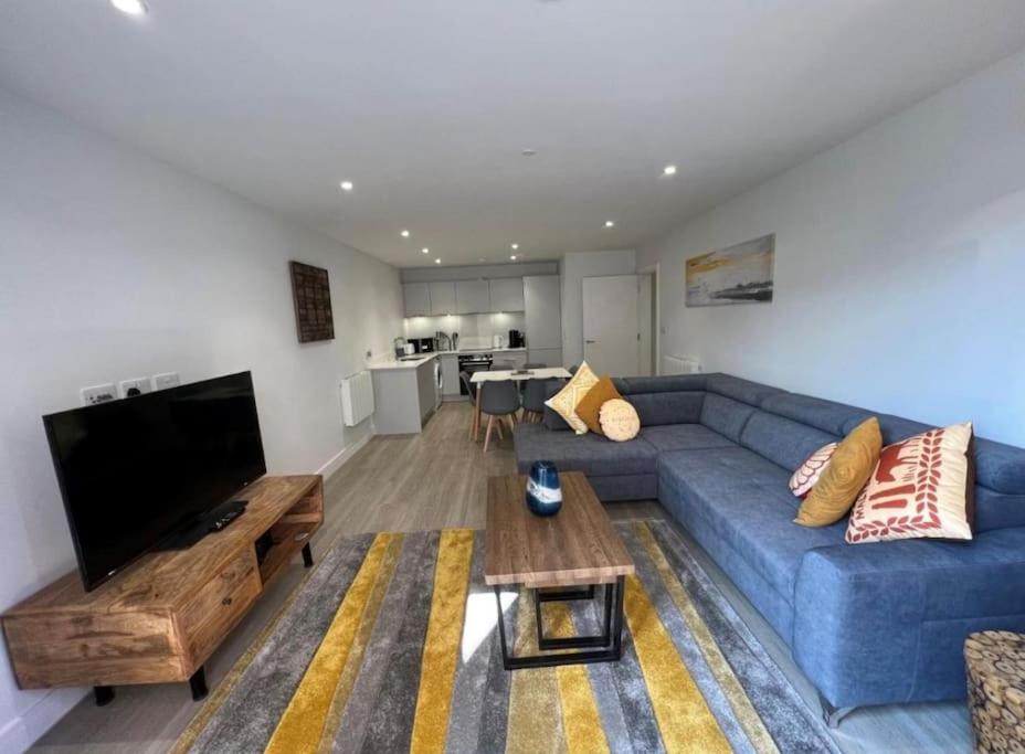 Apartment 2 Puts